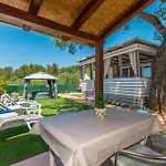 Miluska Apartman *