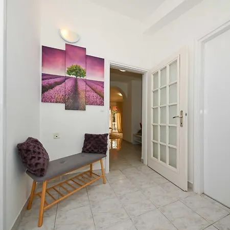 Apartment Miluska *