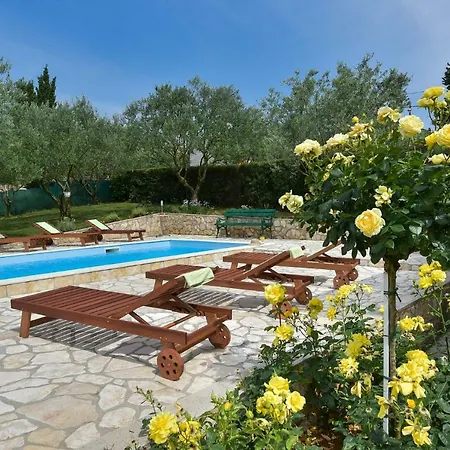 Miluska Appartement Sveti Filip i Jakov