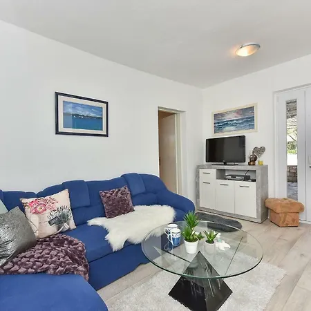 Apartment Miluska Sveti Filip i Jakov