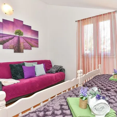 Apartment Miluska Sveti Filip i Jakov
