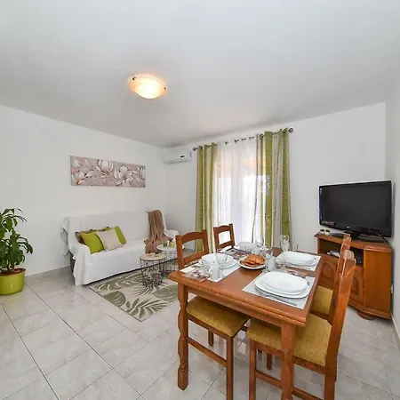 Apartment Miluska Sveti Filip i Jakov