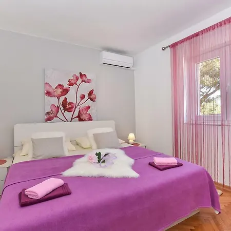 Apartment Miluska *